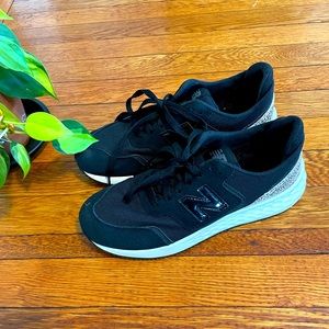 New balance sneakers worn once